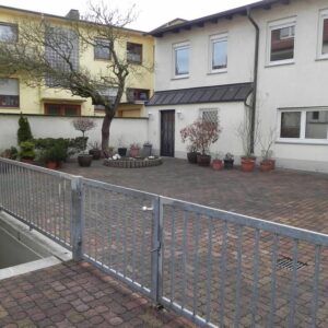 Sanierte Wohnung im Herzen Biebers - freistehendes Einfamilienhaus