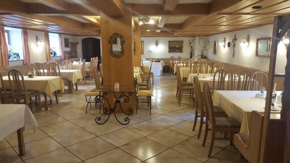 Pension 19 Zimmer, Gasthaus, Biergarten & Betreiberwohnung, Umwandlung "Gewerbe für Wohnen" – Bild 16