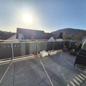 ** 4-Zimmer-Wohnung mit Balkon ** in Höchst **