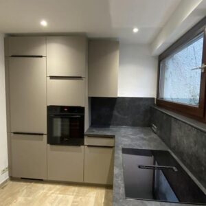 Exklusive, renovierte 3-Zimmer-Souterrainwohnung mit Terrasse in Sindelfingen