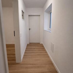 Modern sanierte 2-Zimmer-Wohnung mit Einbauküche inkl. Strom und Heizkosten