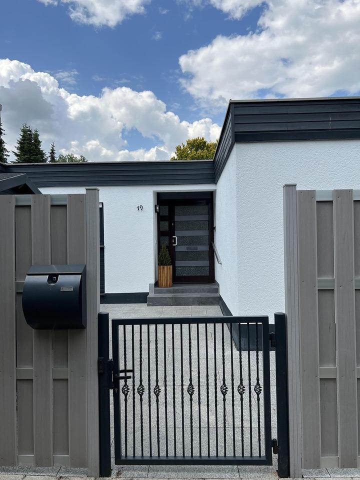 Lichtdurchfluteter Reihenbungalow mit Garten und Sauna in ruhiger Lage – Bild 3