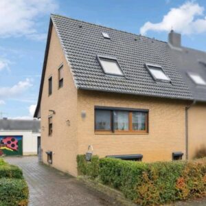 Charmantes Reihenendhaus mit Garten, Garage und viel Potenzial – ab Juni bezugsfrei