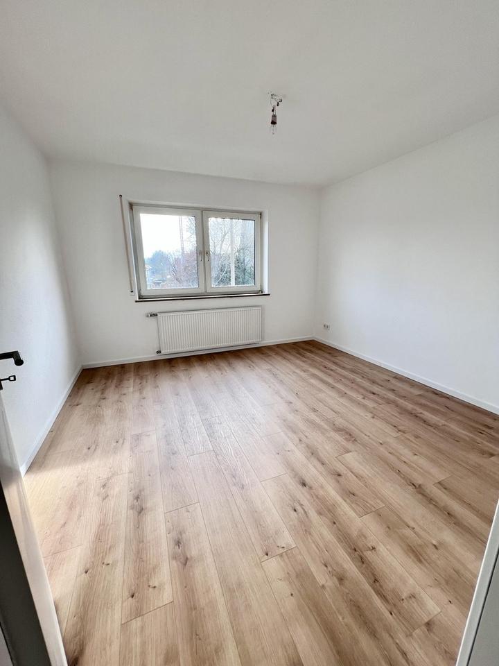 Neu sanierte, charmante 78qm 3 Zimmerwohnung mit Sonnenbalkon – Bild 6