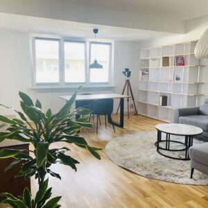 Hochwertig möblierte 2-Zimmer-Wohnung (70 m²) mit großer Terrasse direkt am Gemeindepark