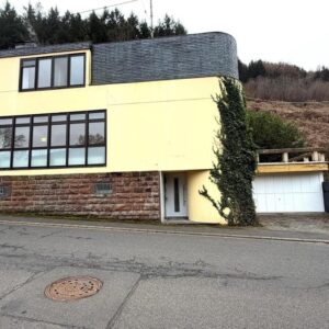 Modernes, großes, vielseitiges Haus inkl. Garage * in Kordel