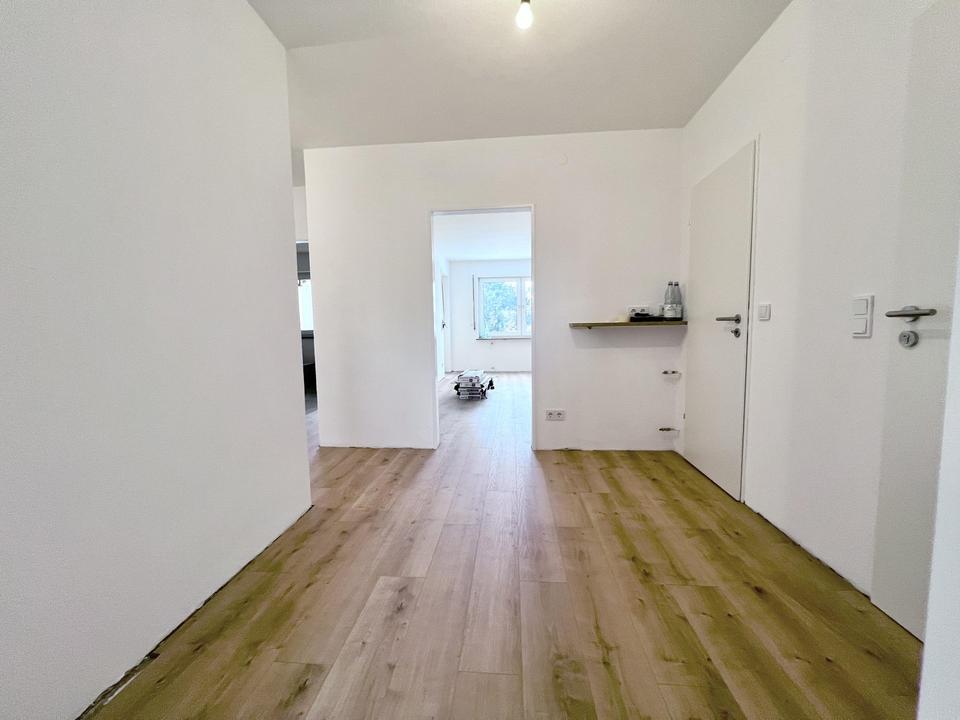 Neu sanierte, charmante 78qm 3 Zimmerwohnung mit Sonnenbalkon – Bild 2