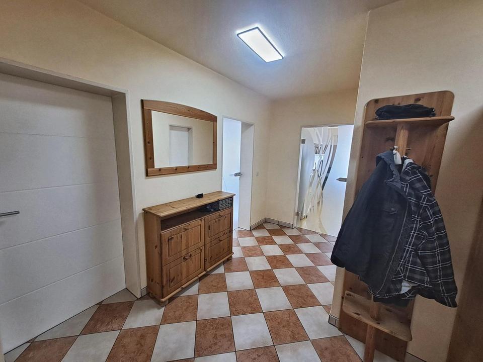 Charmante 4-Zimmer-Wohnung mit separater Wohnküche und zwei Bädern in Rosenheim zu verkaufen – Bild 6