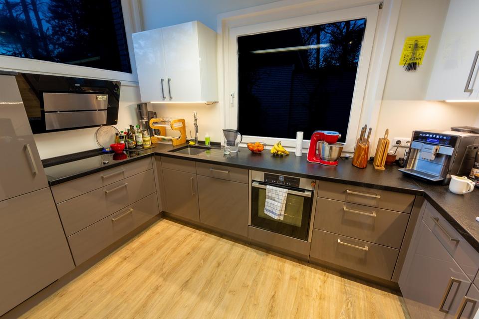 Großzügiges Ein-/Zweifamilienhaus in bester Lage mit tollem Garten – Bild 3