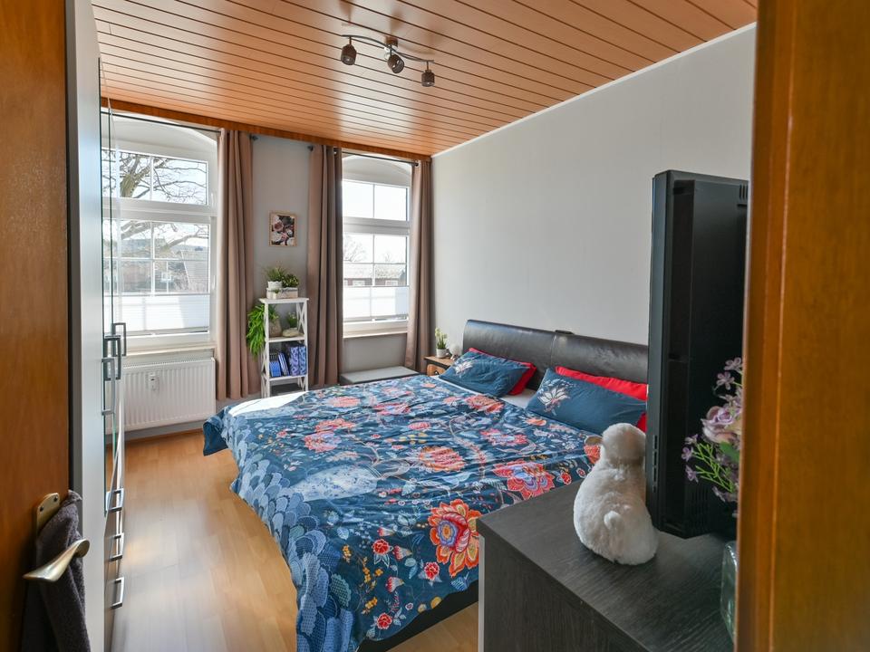 3-Zi.-Whg im 1. OG – günstig erneuerbar beheizt, ohne Garten, im Grünen – Bild 9