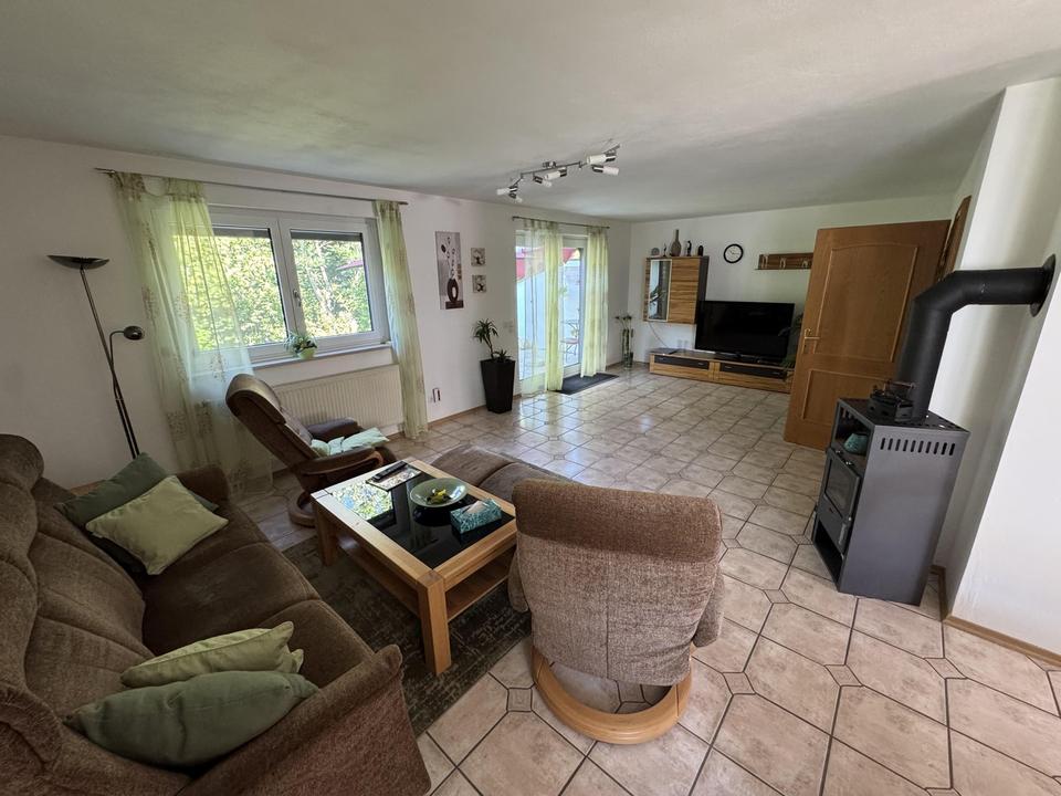 Platz für die ganze Familie! Traumhafte Doppelhaushälfte mit Blick ins Grüne – Bild 7