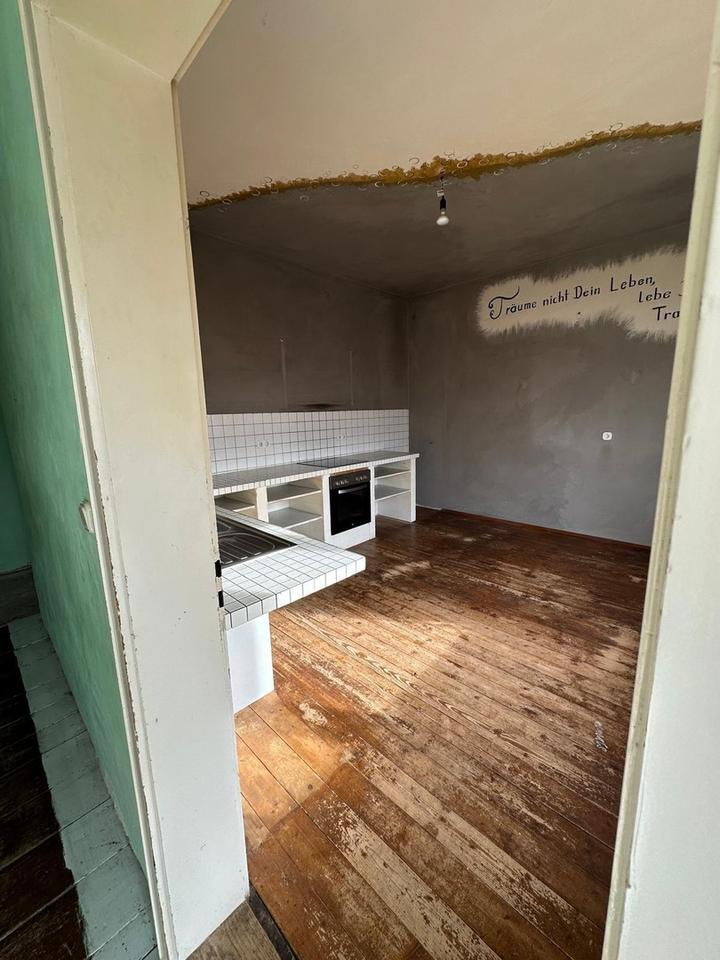 Zentrales Wohn- und Geschäftsgebäude mit Gewerbehalle und PV-Anlage – Bild 9