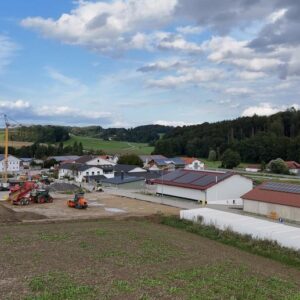 Gewerbegrundstück ca. 3.000 m² mit Wohnoption Top-Lage an der B588/A94