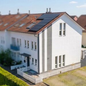 Reihenendhaus mit PV-Anlage, Batteriespeicher & Wallbox – VIRTUELLE 360°-Tour verfügbar!
