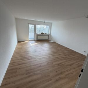 Erstbezug nach Sanierung – 2-Zimmer-Wohnung auf eigener Etage