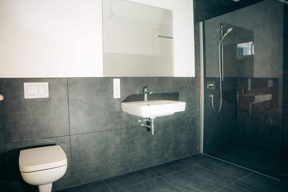 Moderne Neubauwohnung mit Balkon in zentraler Osnabrücker Lage – Bild 9