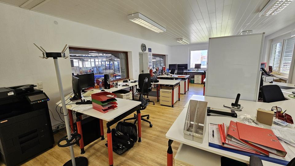 Firmenhalle / Industriehalle mit Bürotrakt – Bild 15