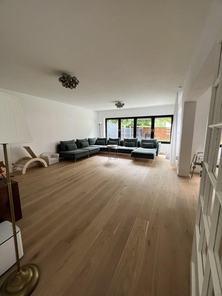 Lichtdurchfluteter Reihenbungalow mit Garten und Sauna in ruhiger Lage – Bild 9