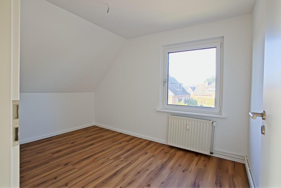 Trittau - Erstbezug nach Sanierung: Stilvolle Maisonette Wohnung mit Dachterrasse – Bild 2