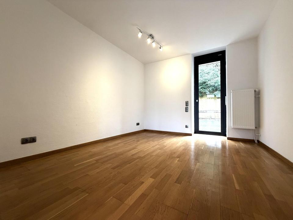 Modernes, großes, vielseitiges Haus inkl. Garage * in Kordel – Bild 4