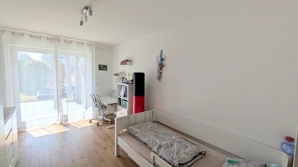 4,5 Zimmer Wohnung mit Garten in begehrter Wohnlage – Bild 8