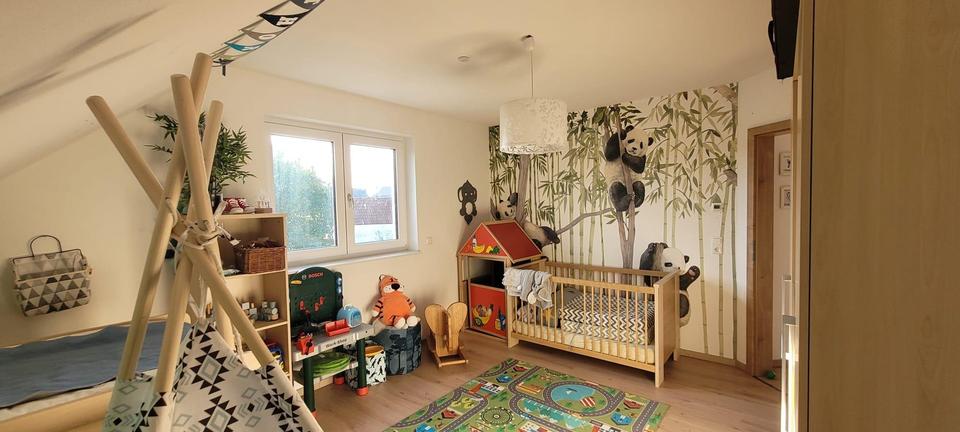 Großzügiges Einfamilienhaus in Massivbauweise mit großem Garten und PV-Anlage - Preis VB – Bild 10