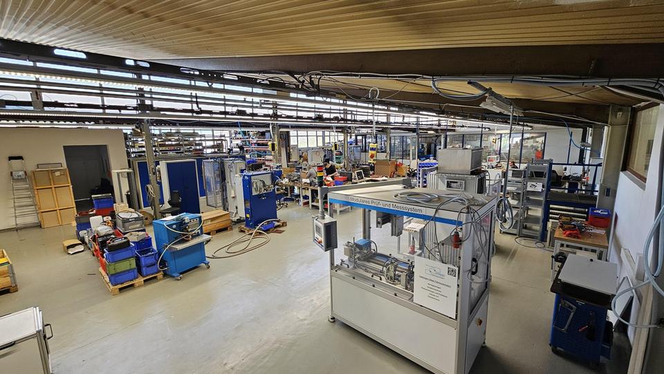 Firmenhalle / Industriehalle mit Bürotrakt – Bild 5