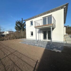 Neubau Erstbezug! Wunderschöne 3 ZW mit Terrasse plus Küche, EBK, Keller, 2 Stellplätze