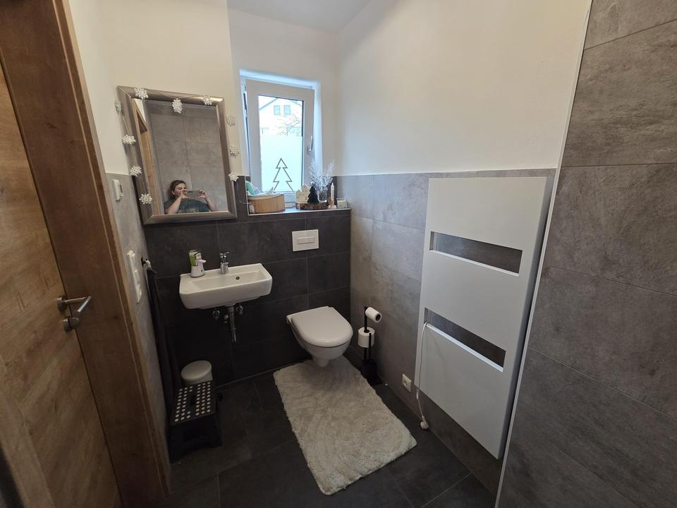 Großzügiges Einfamilienhaus in Massivbauweise mit großem Garten und PV-Anlage - Preis VB – Bild 16