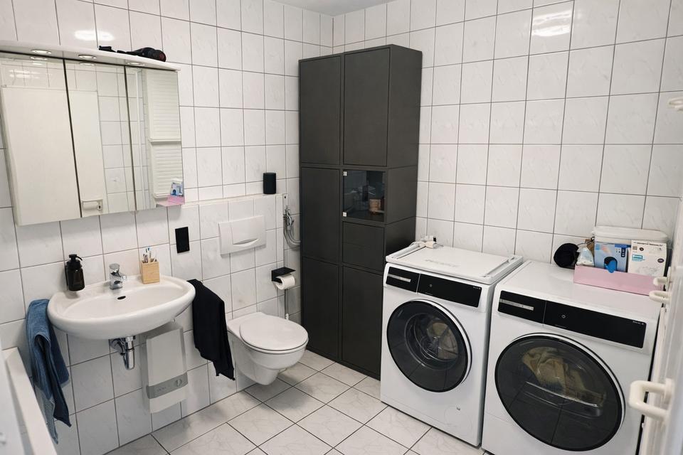 Modern wohnen: 2-Zimmer-Wohnung mit Balkon, Aufzug, Carport & Einbauküche – Bild 17