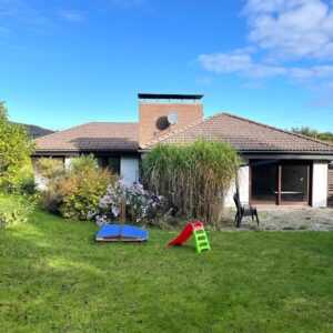 Exklusives Wohnen in Bestlage – Großzügiges Einfamilienhaus mit Traumgrundstück und Taunusblick