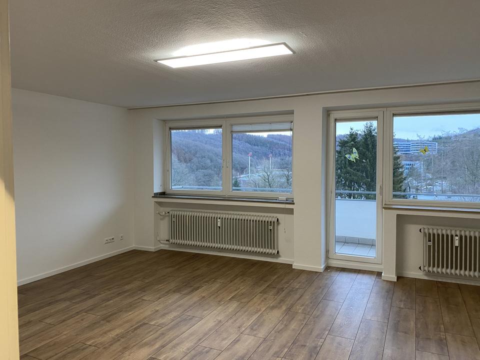 Sonnige 3ZKB beim Jung-Stilling KH, mit Aufzug, mit EBK, neues Bad gepl., elektr. Garage, renov. – Bild 32