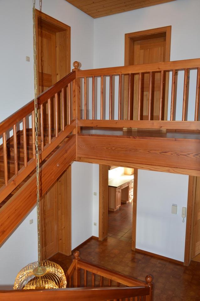 Solides Einfamilienhaus mit großem Grundstück für Gestalter und Familien – Bild 19