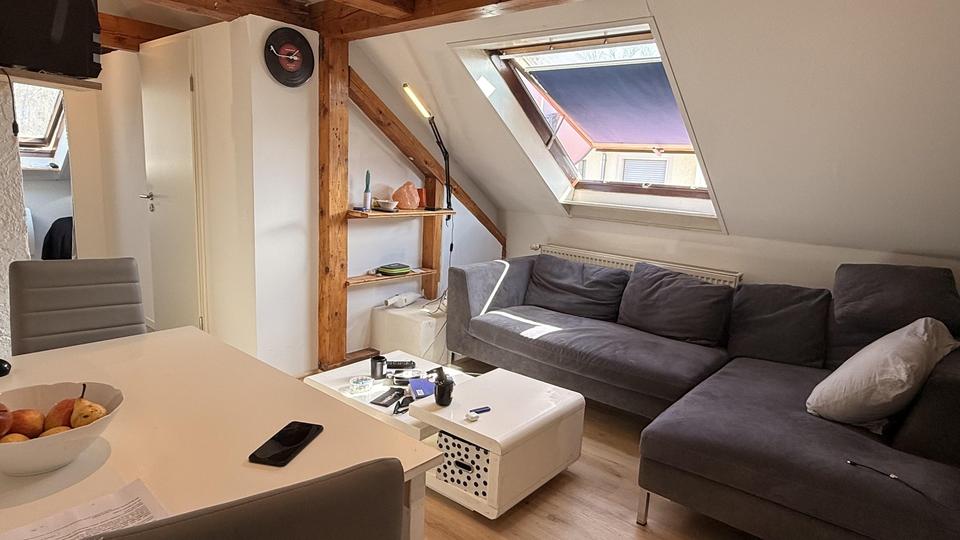 Vermietete DG-Wohnung mit 7,2 % Rendite — renoviert (inkl. Elektrik), Energieklasse B, prov.frei – Bild 2