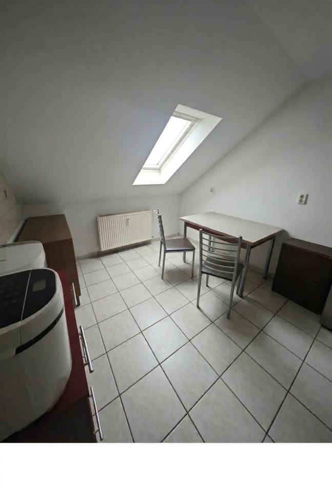 2-Raumwohnung/Dachgeschoss 520 EUR Warm/ 60 qm Grundfläche – Bild 3