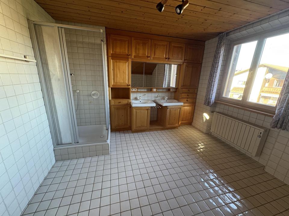 Solides Einfamilienhaus mit großem Grundstück für Gestalter und Familien – Bild 25