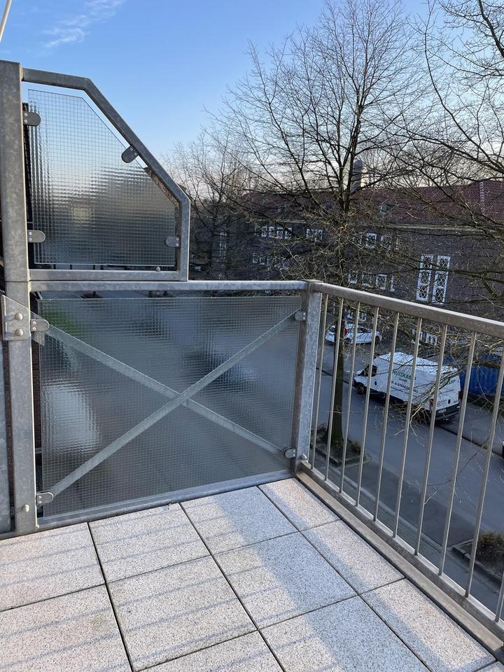 Lichtdurchflutete Wohnung, renoviert, Südbalkon, zentral – Bild 8