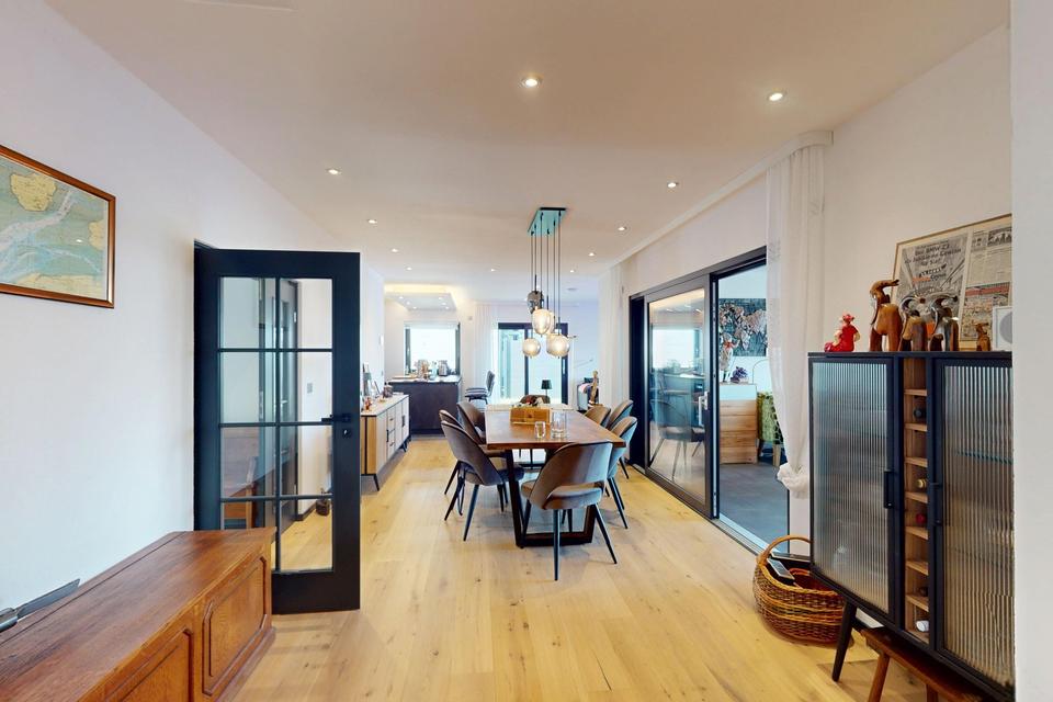 Barrierearmer Bungalow mit 7 Zimmern, KNX-System, Pool und hochwertigster Ausstattung – Bild 5