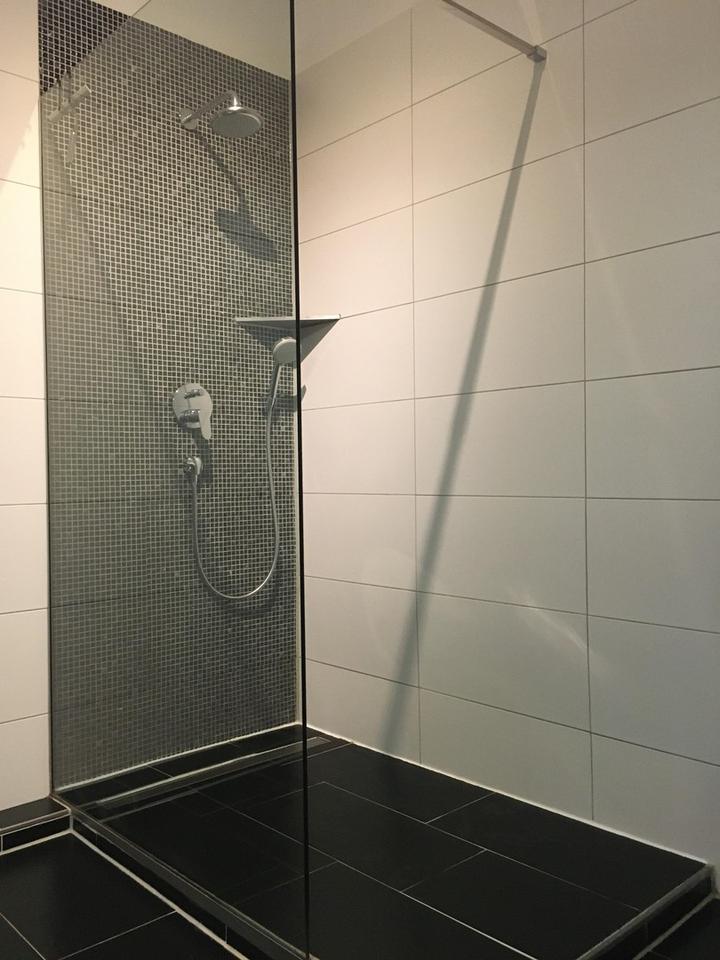 Voll möbliertes 2,5 Zimmer Loft mit Weinbergblick in Esslingen am Neckar – Bild 11