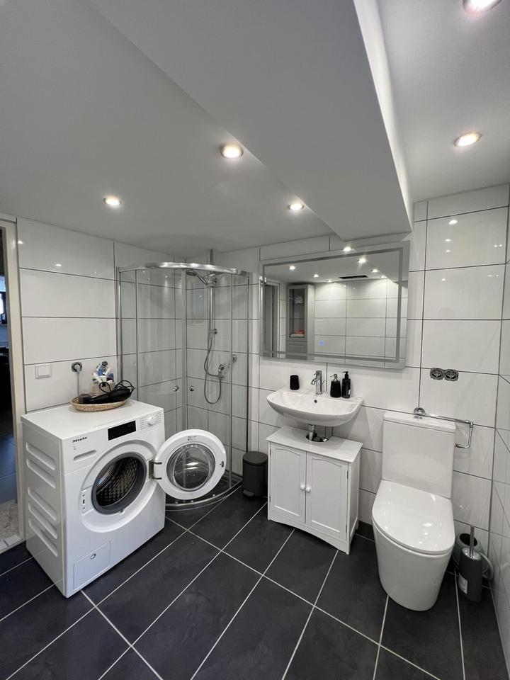 Lichtdurchfluteter Reihenbungalow mit Garten und Sauna in ruhiger Lage – Bild 22