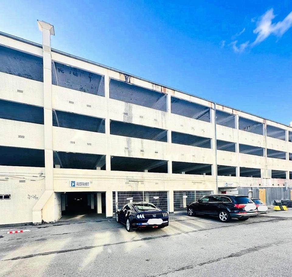 Zentraler Stellplatz in Kiel, sicher & jederzeit nutzbar. 89,25€ mtl. inkl. MwSt.