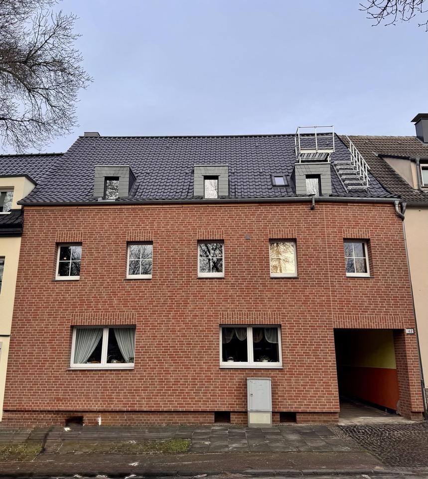 Großzügige 4-Zimmer-Wohnung (112 m²) mit Garten, Garage mit Wallbox, Kamin & Einbauküche