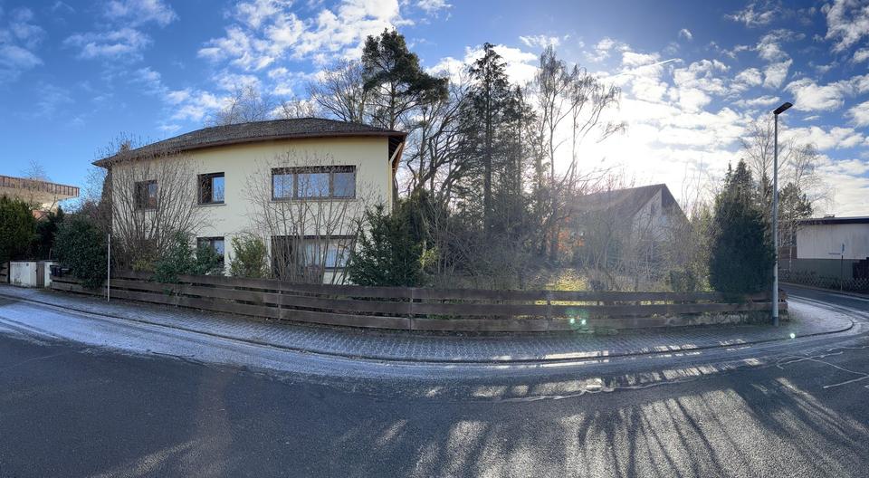 Idyllisches 1-2 Familienhaus mit großem Garten, Halle & Potenzial in Usingen Kransberg