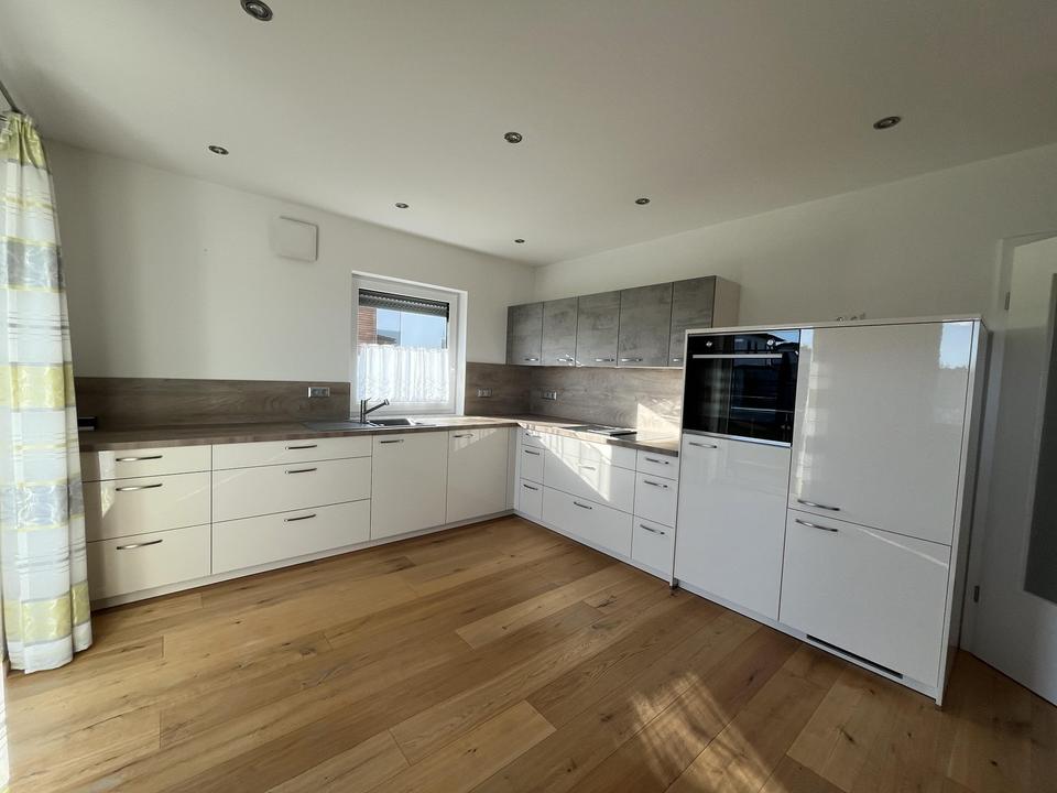 Traumhafte 2-Zimmer Wohnung barrierefrei mit Einbauküche und 2 Balkonen