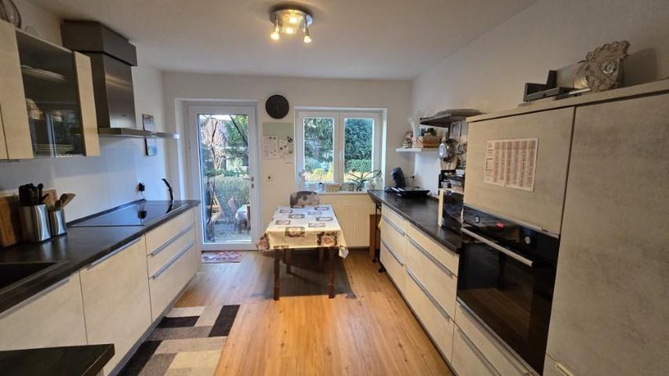 Charmantes Reihenendhaus mit Garten in ruhiger Wohngegend – Bild 3