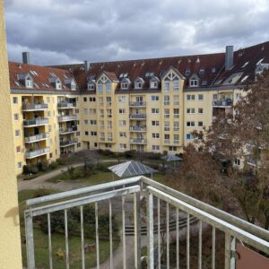 Helle Zwei-Zimmer-Wohnung mit Sonnenbalkon zu verkaufen