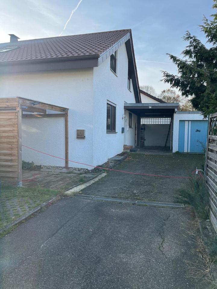 Sofort verfügbares, freistehendes 2 Familienhaus mit Garten in Hattenhofen !