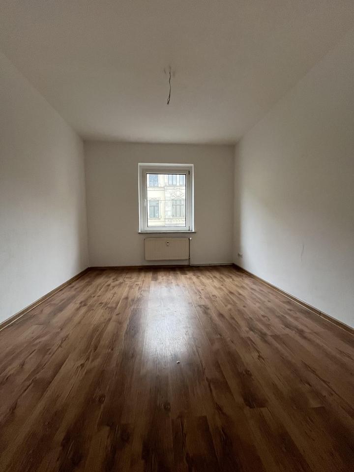 3-Raumwohnung mit modernem Badezimmer und Balkon – Bild 11