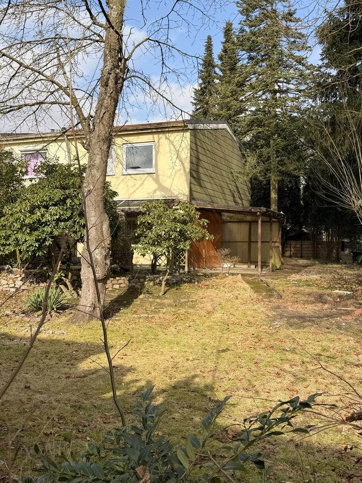 Charmantes Endreihenhaus mit großem Grundstück und viel Potential