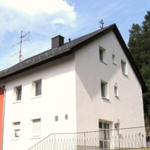 Helle 3,5‑Zimmer‑DG‑Wohnung – sehr geringe Heizkosten, ruhig im Grünen